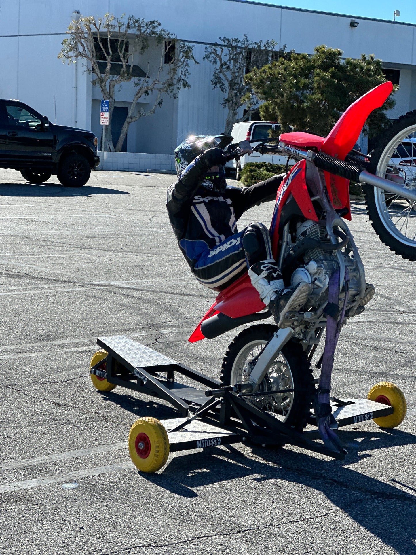 Beach moto LA Wheelie School